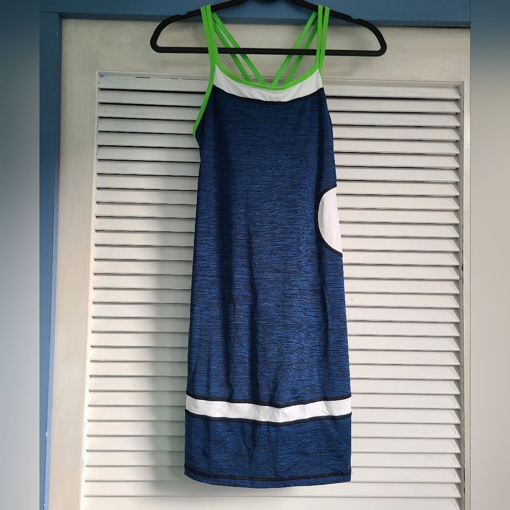 Sofibella UPF 50 Activewear top size medium